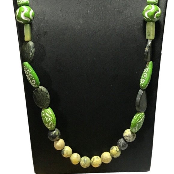 Vintage Handmade Serpentine and Green and White African Clay Bead Necklace - Picture 2 of 5